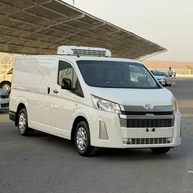 Toyota Hiace 2021