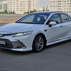 Toyota Camry 2018