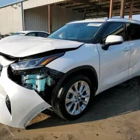 Toyota Highlander 2021