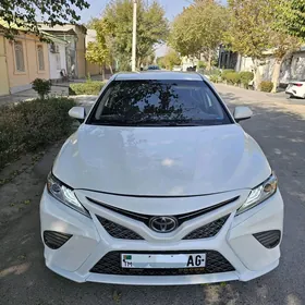 Toyota Camry 2019