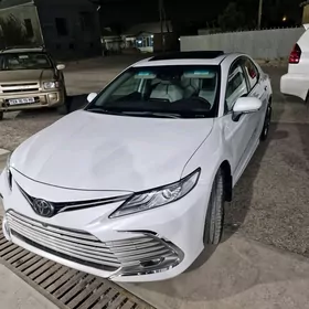 Toyota Camry 2024