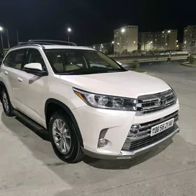 Toyota Highlander 2018