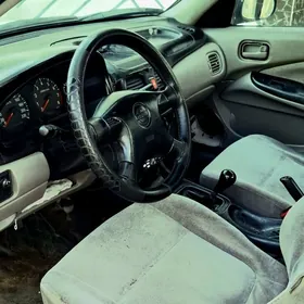 Nissan Sunny 2001