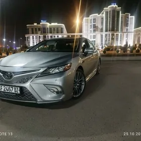 Toyota Camry 2018