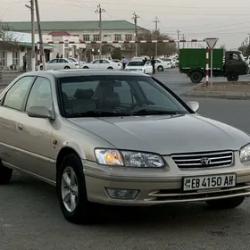 Toyota Camry 1999