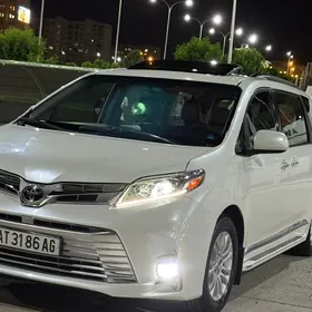 Toyota Sienna 2018