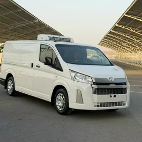 Toyota Hiace 2021