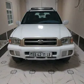Nissan Pathfinder 2000