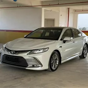 Toyota Camry 2024