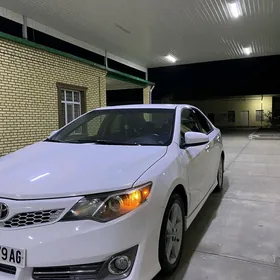 Toyota Camry 2013