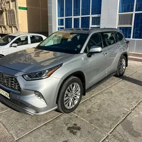 Toyota Highlander 2021
