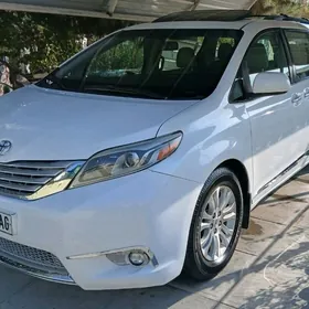 Toyota Sienna 2016