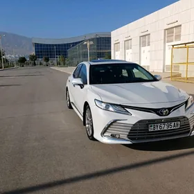 Toyota Camry 2021