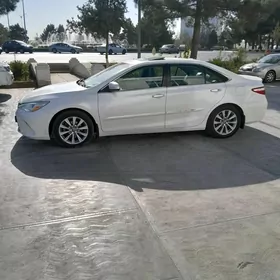 Toyota Camry 2017