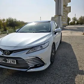 Toyota Camry 2021