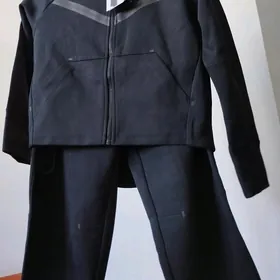 Gyzlara Nike sportiwka