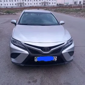 Toyota Camry 2018