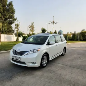Toyota Sienna 2016