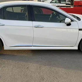 Toyota Camry Hybrid 2020