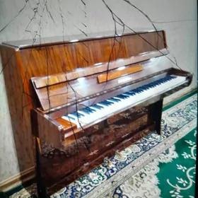 Юность пианино