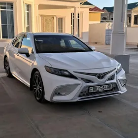 Toyota Camry 2021