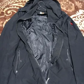 Мужской куртка ве ветровка.