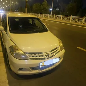 Nissan Tiida 2008