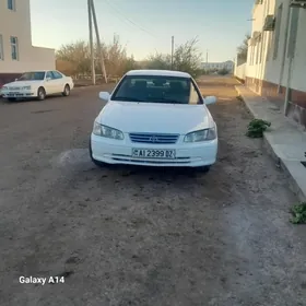 Toyota Camry 2001