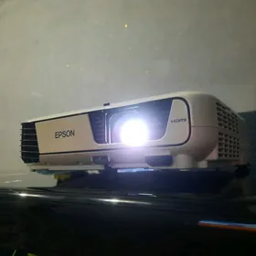 proektor EPSON