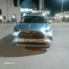 Toyota Highlander 2022