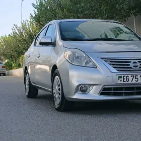 Nissan Versa 2011