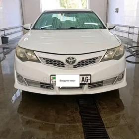 Toyota Camry 2014