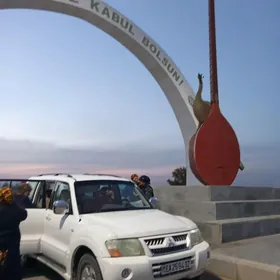 Mitsubishi Pajero 2003