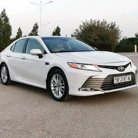 Toyota Camry 2021