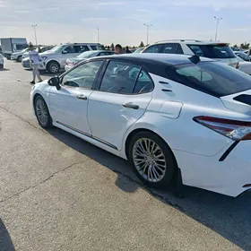 Toyota Camry 2018