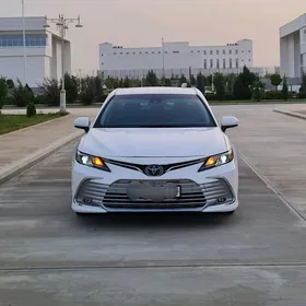 Toyota Camry 2021