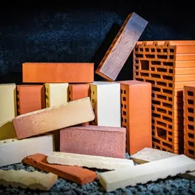 Keramiki kerpiçler fasad üçin