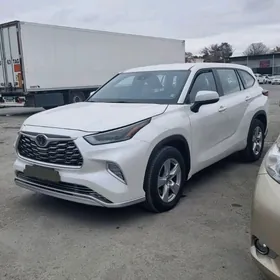 Toyota Highlander 2021