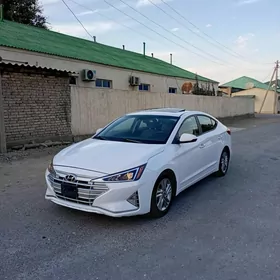 Hyundai Elantra 2020