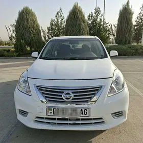 Nissan Versa 2013