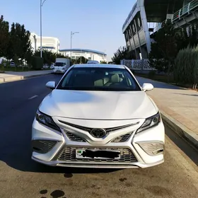 Toyota Camry 2019