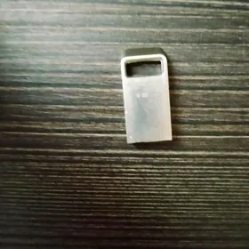 16 GB fleşga