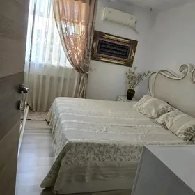 СДАЮ КВАРТИРУ В ЦЕНТРЕ 2 КОМ