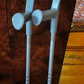 костыли с подлокотником