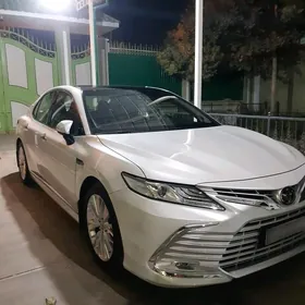 Toyota Camry 2024