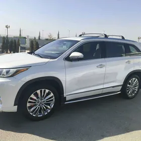Toyota Highlander 2018