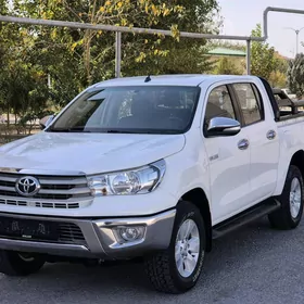 Toyota Hilux 2016