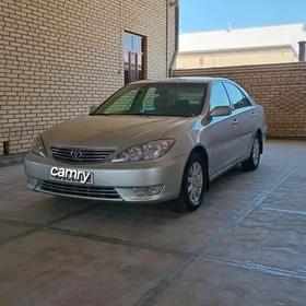 Toyota Camry 2004