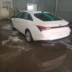 Hyundai Elantra 2021