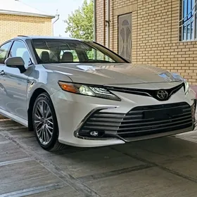 Toyota Camry 2020